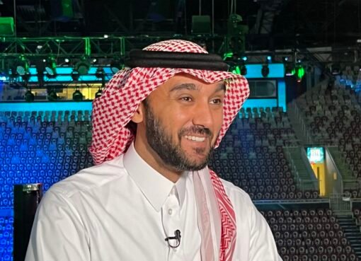 شاهد : وزير الرياضة يحسم الجدل ويجيب..هل سيسمح بتقديم الكحول في كأس العالم 2034
