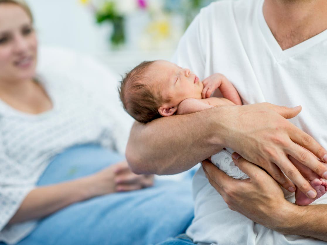 لن تتوقع..استشاري" يكشف العمر الذي تستمر فيه قدرة الرجل والمرأة على الإنجاب