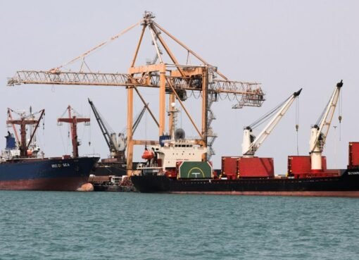 صحيفه امريكيه تكشف عن مقترح يدعو الجيش الأميركي إلى حصار ميناء الحديدة أو الاستيلاء عليه!!