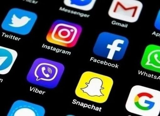 12 تطبيقًا خطيرًا على هاتفك تصورك وتسرق رسائل واتساب دون علمك!!