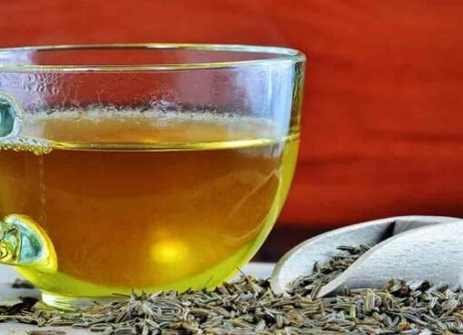 فؤاد عديدة وأضرار يغفل عنها المتناولون..شاي الكركم بالكمون