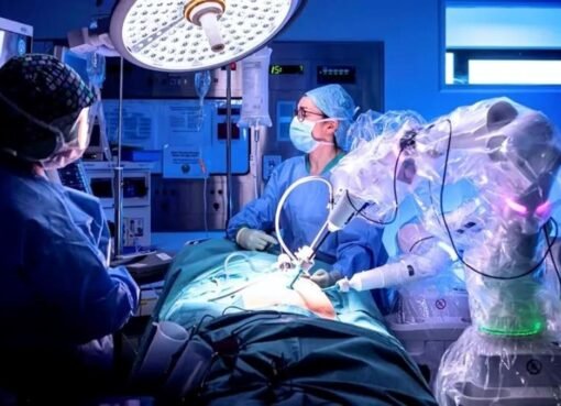 الدوله العربية إجراء أوّل عملية زراعة قلب كاملة بالروبوت في العالم