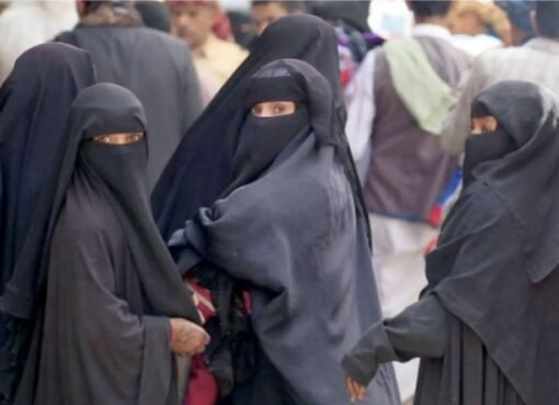صحيفة أمريكية: الحوثيون نفذوا سياسة العنف الجنسي والقمع ضد النساء الناشطات سياسياً والمهنيات