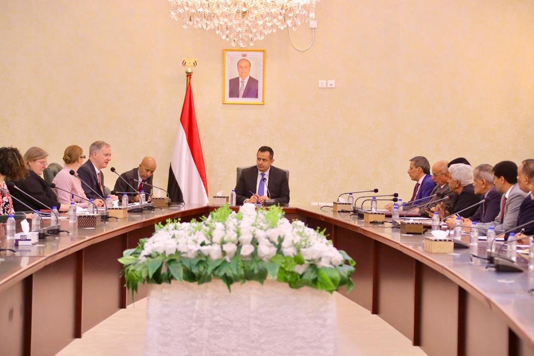 مصادر محلية تكشف إقالة مرتقبة لمسؤول بارز في الحكومة الشرعية وهذا هو أبرز المرشحين لخلافته.. تفاصيل