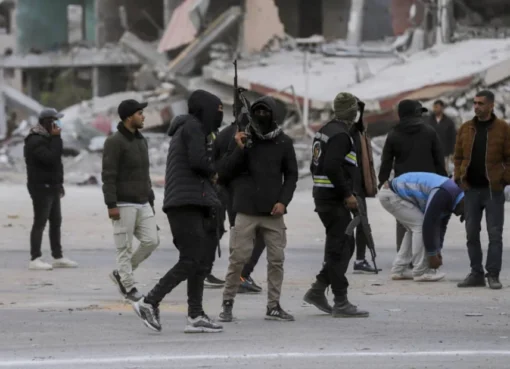 تفاصيل حصريةلما فعله وافد يمني ومواطن بالشارع العام يشعل تفاعلا والأمن يرد