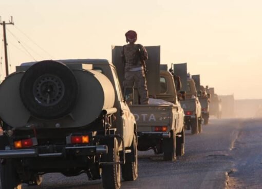 وصول تعزيزات عسكرية ضخمة إلى محافظة يمنية حدودية مع سلطنة عمان .. تعرف عليها