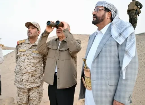 توصيات باستراتيجية قتالية جديدة.. تسليح الجيش اليمني بأسلحة أمريكية نوعية ضد الحوثيين!