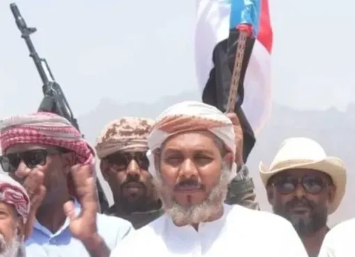 محافظ سقطرى يتمرد على توجيهات حكومية ويحتجز معدات مشروع للمياه