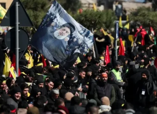 شاهد.. قيادي حو ثي في لبنان: ”لن نتخلى عن الثار لدماء حسن نصر الله ولو فٌنيت اليمن عن بكرة أبيها”