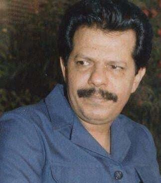 شاهد.. إقتحام منزل الرئيس عبدالفتاح اسماعيل في عدن وطرد اسرته الى الشارع.. تفاصيل