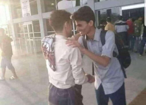 عقب وصول العبقري اليمني في أولمبياد الرياضيات إلى أرض الوطن .. مذيع بقناة إماراتية ينتقد هذا الأمر