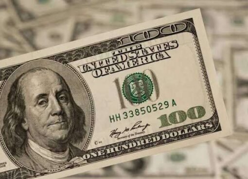 انهيار لا يعرف التوقف.. الدولار يتجاوز حاجز 2300 ريال يمني “أسعار الصرف”