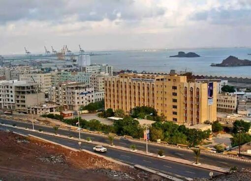 خبير اقتصادي بارز يدعو الى تنفيذ هذا الامر لوقف الانهيار الاقتصادي