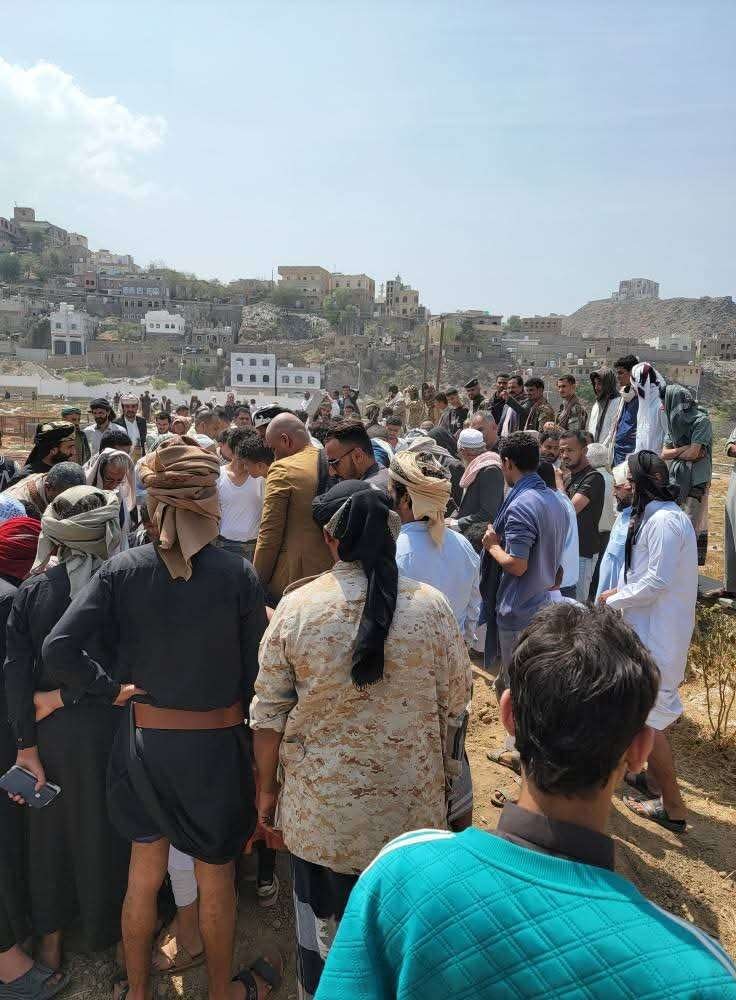 شاهد..تشييع جثمان والد الصحفية غدير الشرعبي..صورة