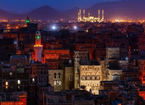 الارياني يكشف رسمياً مغادرة مجموع من قيادات الحوثي صنعاء صوب هذه الدولة