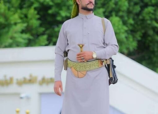 فضيحة..اعتقال اعلامي حو ثي ومصادر تتحدث عن وضع مخل مع فتيات(صورة)