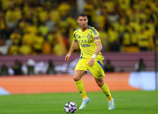 رونالدو يتفاعل مع شبيهه في المدرجات بطريقة عفوية! (فيديو)