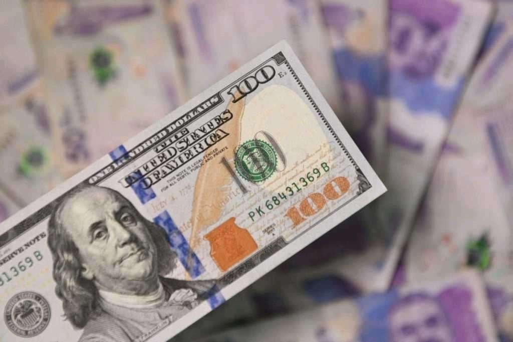 قرار مفاجئ يتسبب بصدمة للموظفين بشأن المرتبات!