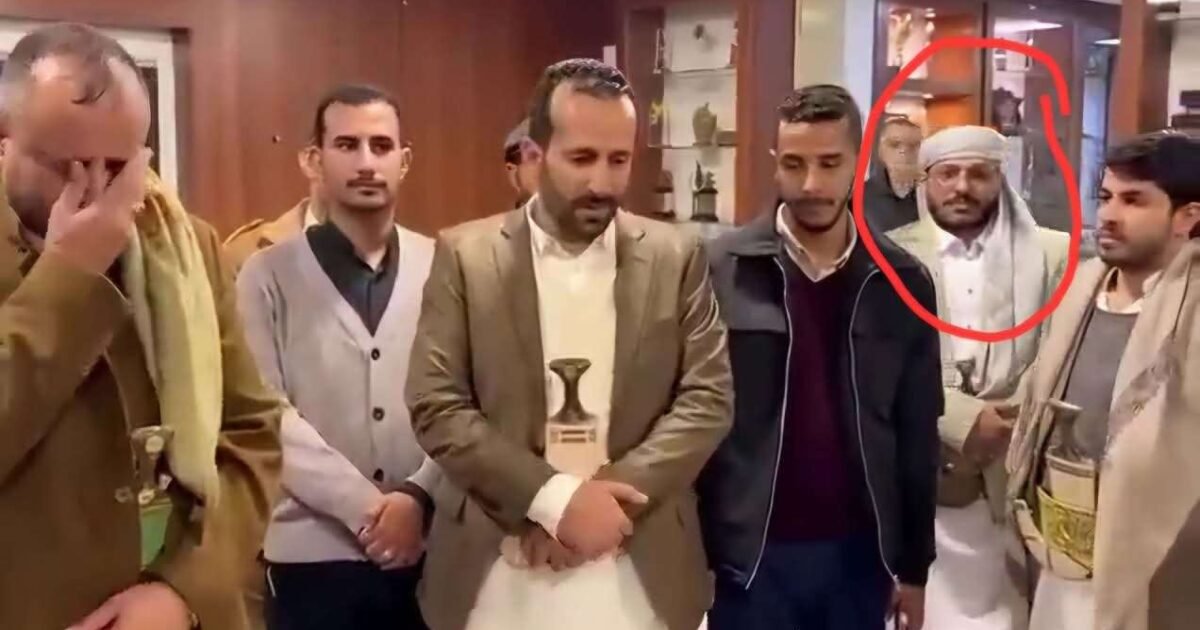 شاهد..بكاء قيادات حو ثية امام هذه المرأة يثير الجدل