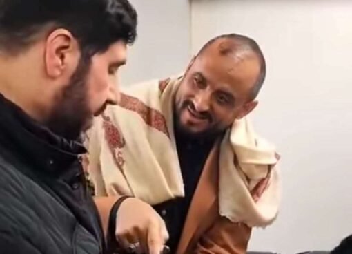 عقب الفضيحه المدويه..قيادي حو ثي بارز يدعو الى محاسبة وفد الجماعة الذي ذهب الى بيروت