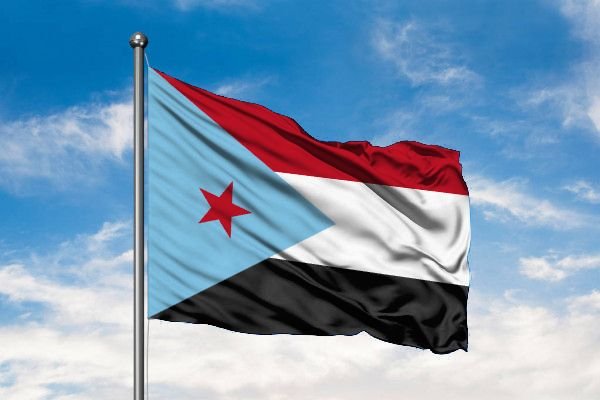 لماذا تدهور الوضع في الجنوب رغم وجود حكومة وجيش وأمن؟ إعلامي يمني شهير يرد!