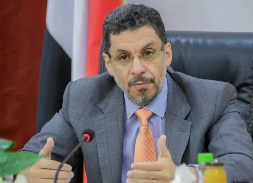 توجيه صارم وشديد اللهجة من رئيس الحكومة اليمنية لعدد من المسئولين ومحافظي المحافظات المحررة