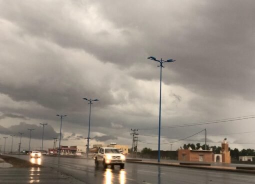 اليمن تشهد ارتفاع مفاجئ في درجات الحرارة وتحذيرات المركز الوطني للأرصاد من أمطار غزيرة في هذه المناطق