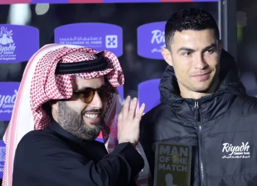 أمام أنظار رونالدو بالسعودية.. المقاتل الروسي بافلوفيتش يكتسح السورينامي روزنستريك