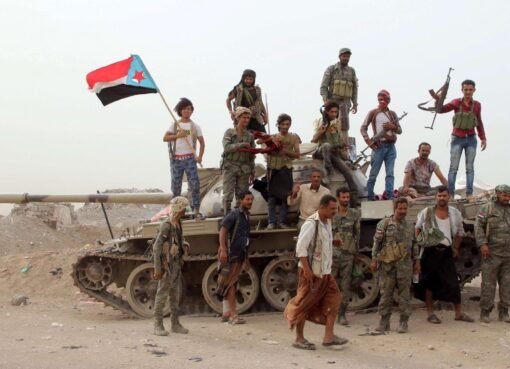 قال السياسي الجنوبي د. عبدالرحمن الوالي : ‏زادت انتقادات الانتقالي لانفسهم وللشرعيه في اعتراف صريح بأنهم فشلوا في توجههم وطريقهم ولكنهم لا يعملون شئ للتصحيح وهذا يعني ان كلامهم مجرد مغالطات للحفاظ على مصالحهم الشخصية، واختتم: ولهذا فبدون اي مبادره جريئه او تصحيح فلن ينخدع الجنوب مره اخرى بهم، كمل الكذب فهل يصحون؟ ياليت.