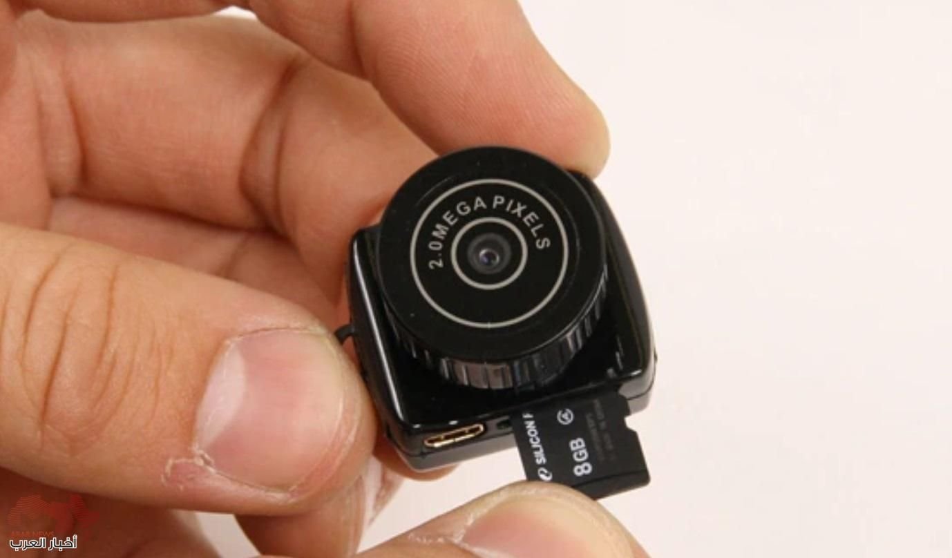 سعودية قامت بتركيب كاميرا مراقبة في المطبخ واكتشفت بأن الخادمة تقوم بفعل شيء صادم كل يوم