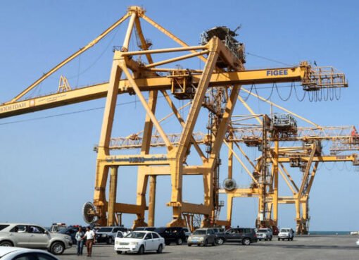 باحث بارز يدعو لدعم الحكومة اليمنية لاستعادة السيطرة على الحديدة بمساعدة جوية أمريكية.. تفاصيل