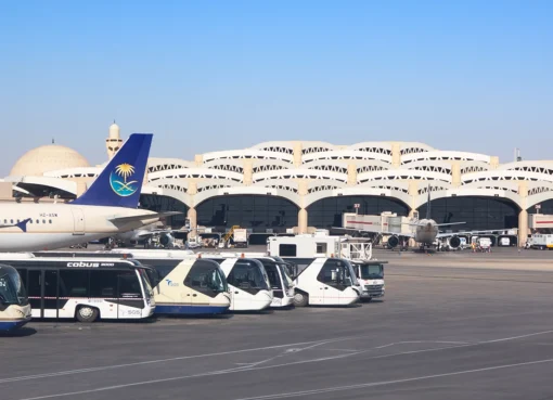 تنبيه هام للمعتمرين اليمنيين القادمين عبر مطار الملك عبد العزيز في جدة.. هذا الاجراء الزامي