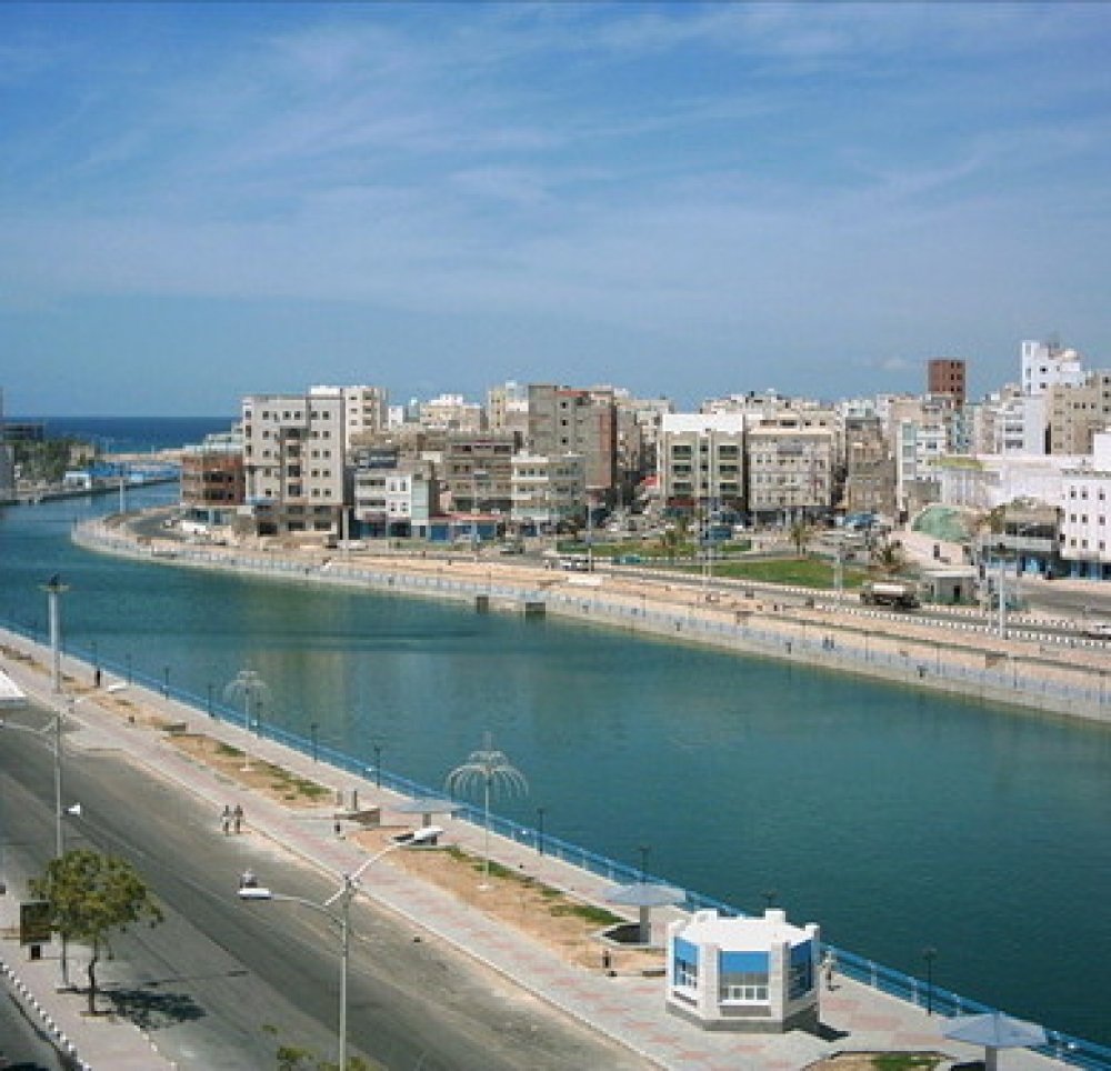 هيئة الاراضي تصدر توجيهات رئاسية عاجلة بإيقاف توزيع أراضي “خور المكلا” ومحاسبة 12 مسؤول متورط