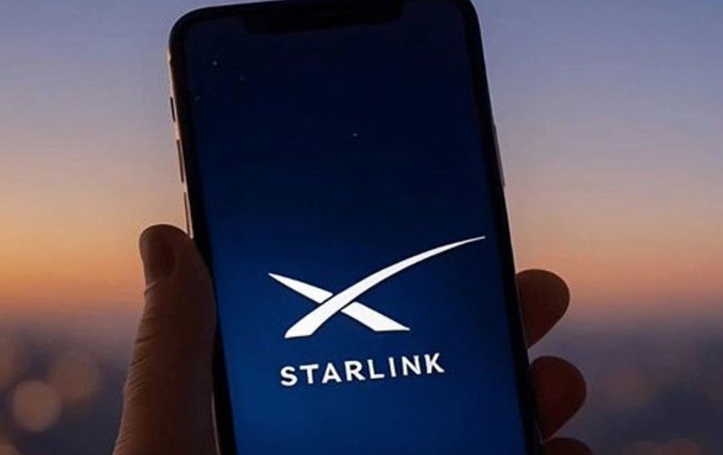 آبل تفاجئ الجمهور بميزة الاتصال بأقمار ستارلينك إلى هواتف "آيفون " من أي مكان في الكوكب!