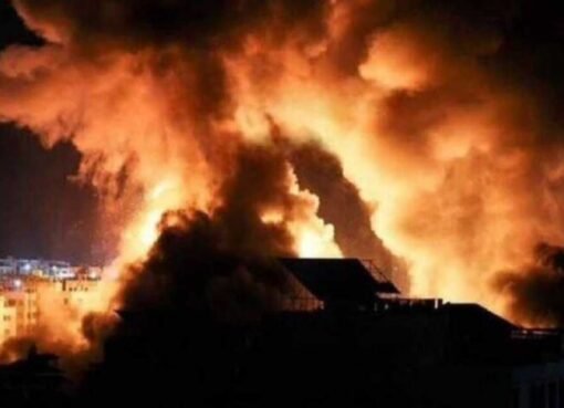 عاجل : الغارات الأمريكية استهدفت قياديين حوثيين في صنعاءالان