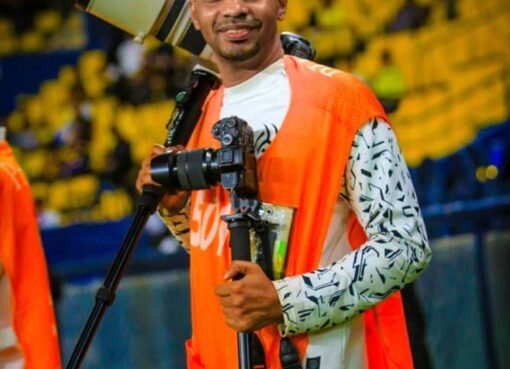 مصور حضرمي ينضم إلى طاقم مصوري دوري روشن السعودي..صورة
