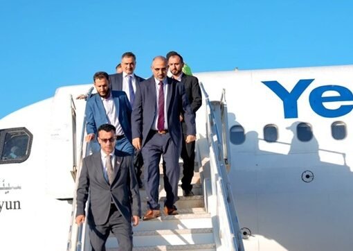الخطوط الجوية اليمنية تنزل ركاب طائرة لتحمل الزبيدي ومرافقيه إلى شبوة..مصدر يكشف الحقيقة كامله