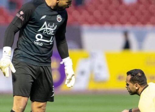 طرحه أرضًا.. معاقبة حارس مرمى نادي الجبلين بعد اعتدائه على حكم بالدوري السعودي