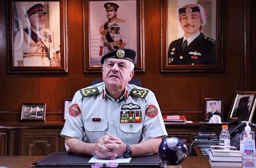 "تصريحات صادمة: رئيس هيئة الأركان الأردني يكشف أسرارًا عسكرية عن اليمن"