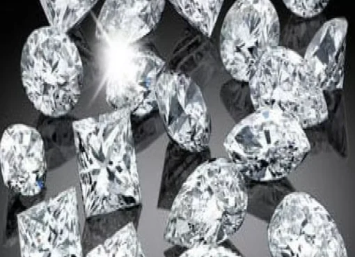 محافظات يمنية تسبح فوق ثروة ضخمة من معدن " الألماس " النفيس مكنوزة في أراضيها.. ستبدّل الفقر بالثراء الفاحش !الاسماء