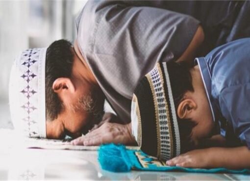 ظاهرة فريدة: مسجد في إندونيسيا يؤدي صلاة تراويح بسرعة البرق