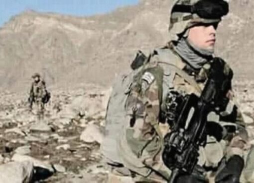 "القوات الأمريكية تستعد لدخول اليمن بعد سقوط الحوثيين"