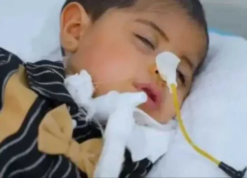 طفل يمني ينتظر حقنة بملايين الدولارات تُعيد الحياة إلى جسده الصغير في مستشفى عدن”