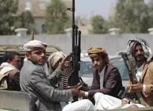 قيادي حوثي يفتح الباب لاتفاق سلام: قبول الحوثيين بالتنازلات الكبيرة كخطوة نحو إنهاء الصراع في اليمن