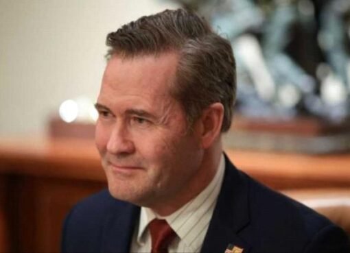 مسؤول أمريكي بارز يعلن مسؤوليته عن فضيحة "سيغنال" المتعلقة باليمن