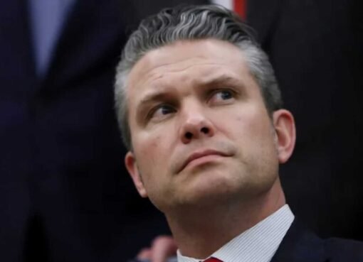 رسالة مسربة من وزير الدفاع الأمريكي تكشف موعد استهداف قيادي حوثي