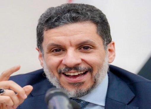 بن مبارك يخرج عن صمته ويرد على المطالبين بإقالته من رئاسة الحكومة: سنستمر ولن نحيد عن هذا النهج