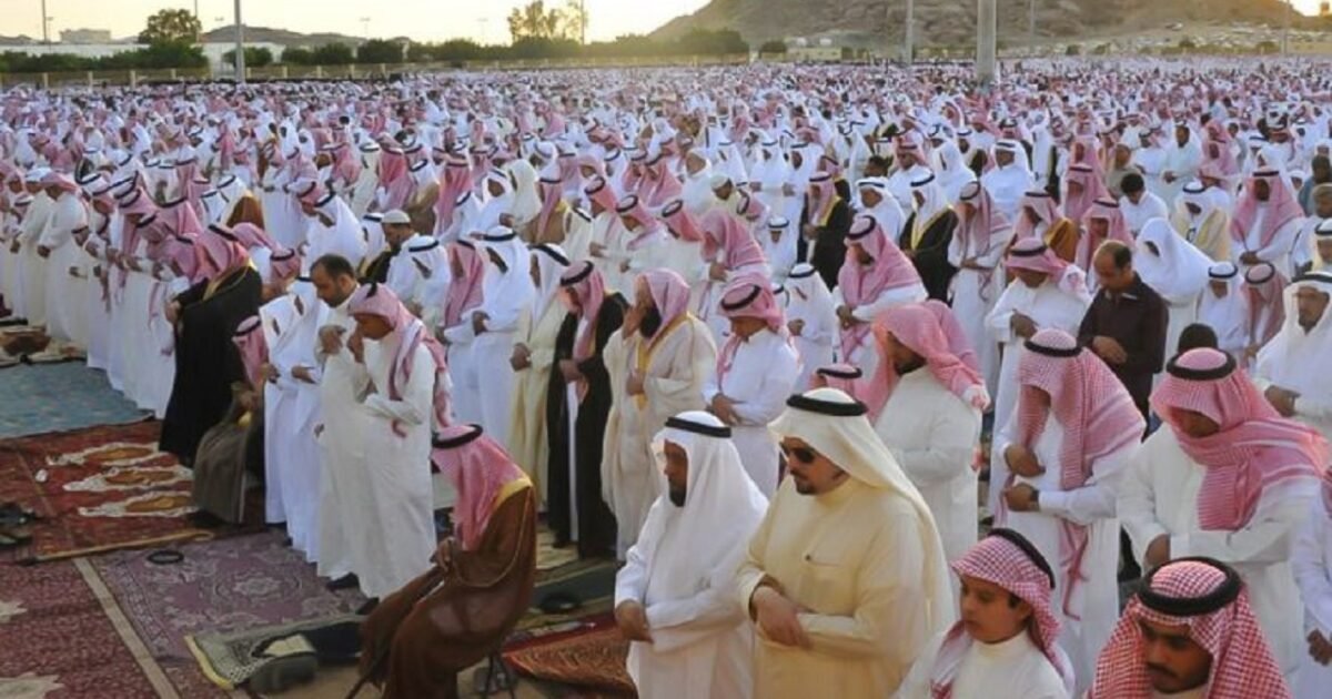 وزارة الشؤون الإسلامية تصدر قرارات هامة بشأن صلاة العيد في المناطق المتأثرة بالأمطار