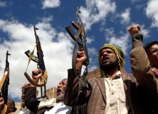 مخابرات الحوثيين تطارد موظفي البنوك في صنعاء..لهذا السبب