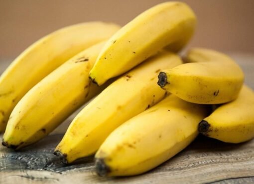 تحذير صحي: 3 أطعمة لا يجب تناولها مع الموز على الإطلاق!